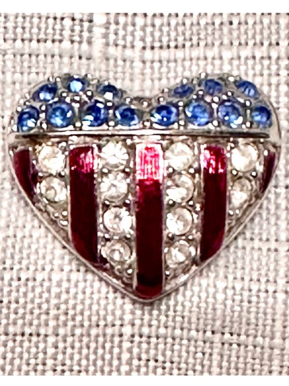 ✨🇺🇸 Tiny Pin… Huge Brave Heart Energy 🇺🇸✨